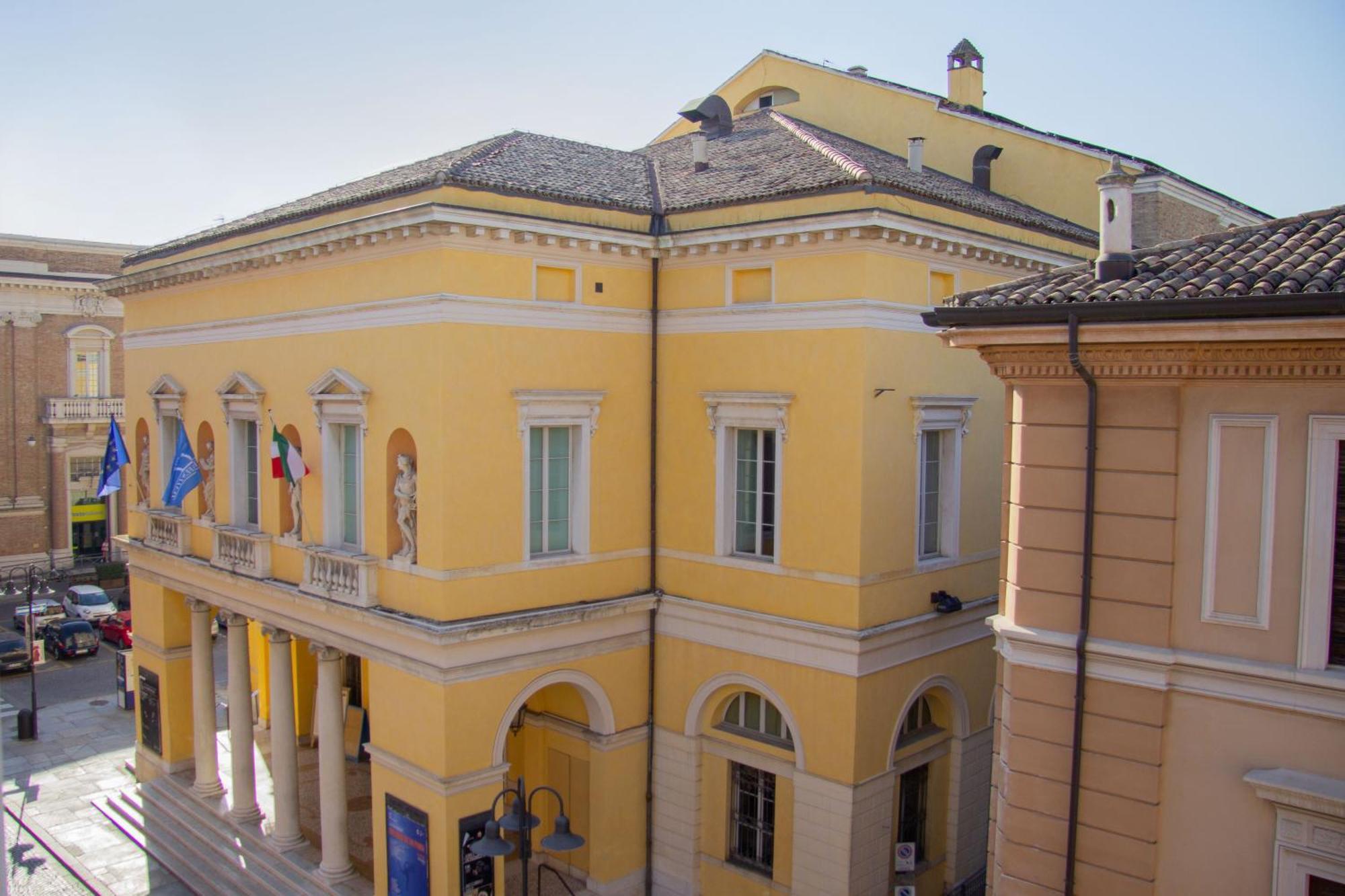 La Maison Du Theatre Равенна Екстер'єр фото
